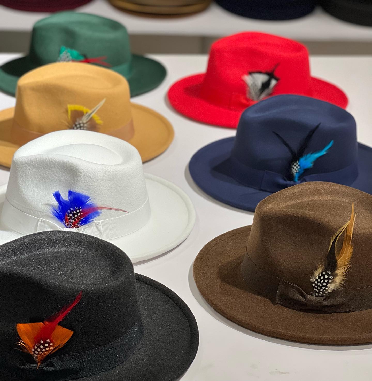 Christmas surprise blind box with 3 random hats (original price 119$, now only 59.99$, free shipping)