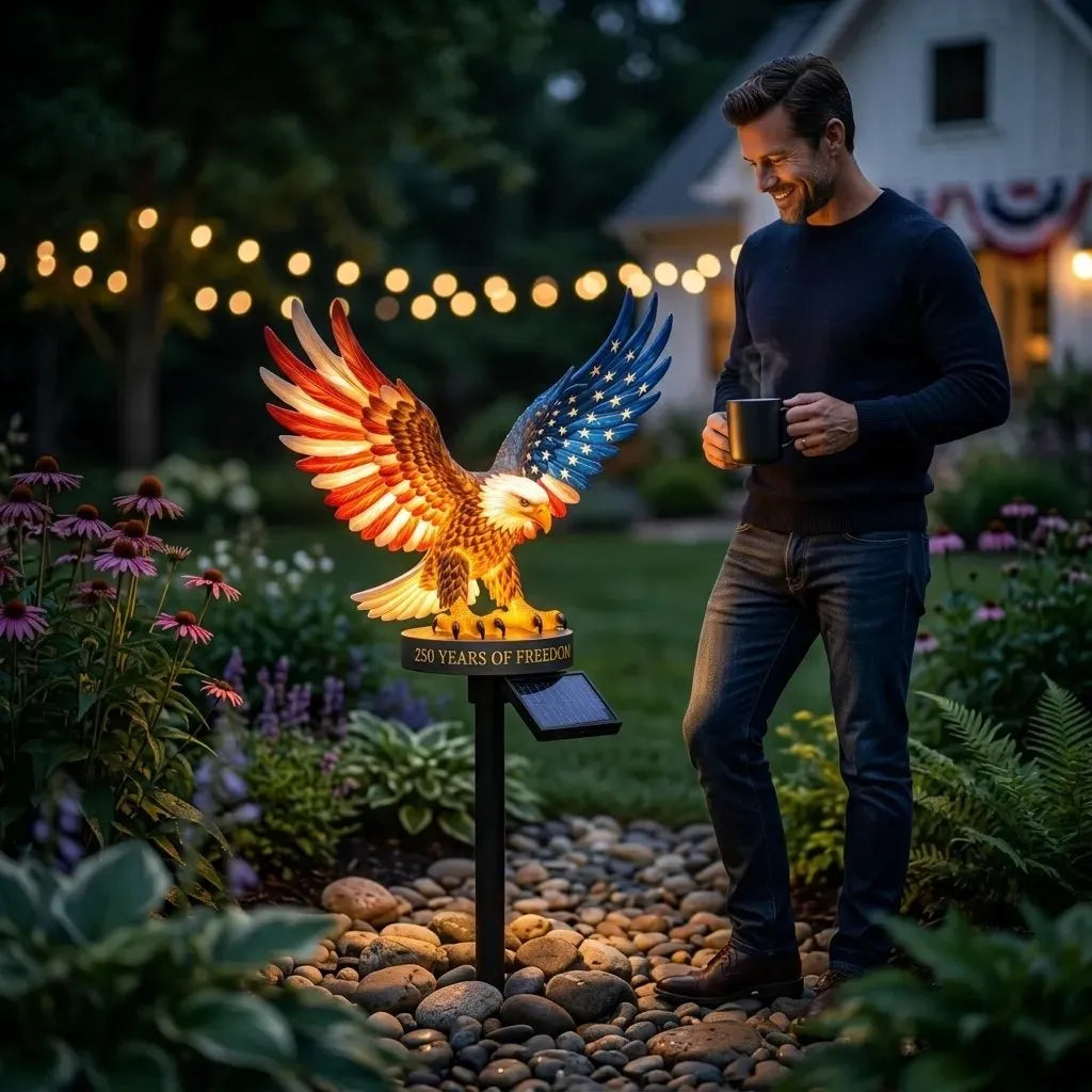 🔥Last Day 49% OFF-Solar Eagle Garden Light – A Glowing Tribute to American Freedom