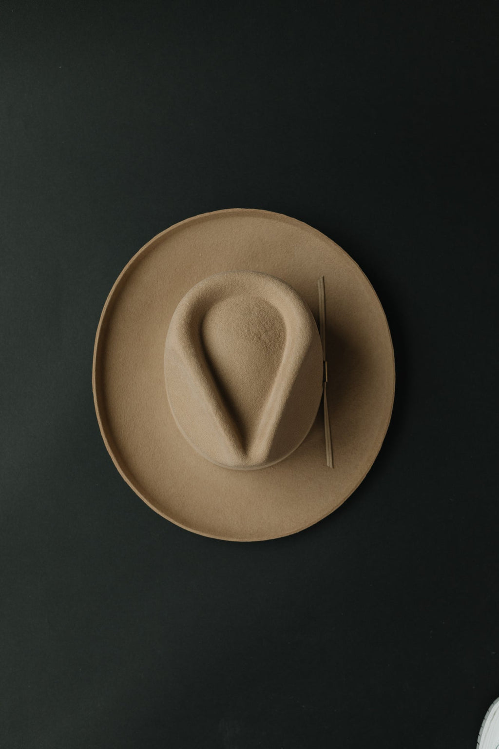 CLARKSDALE TEARDROP CROWN FEDORA – TAN