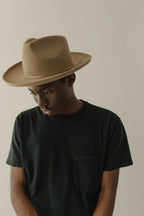 CLARKSDALE TEARDROP CROWN FEDORA – TAN