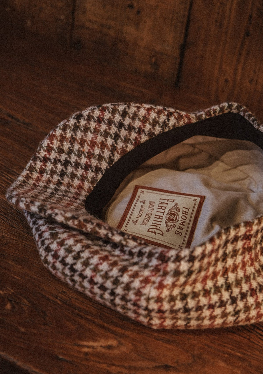 Torrington Baker Boy - (Mid Width) Camel Houndstooth Harris Tweed